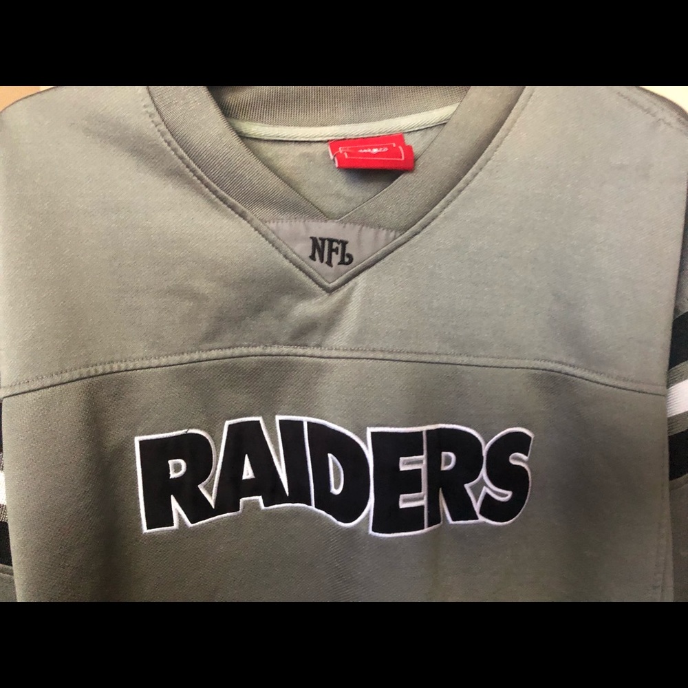 SOLD!!!! Mens Raiders shirt